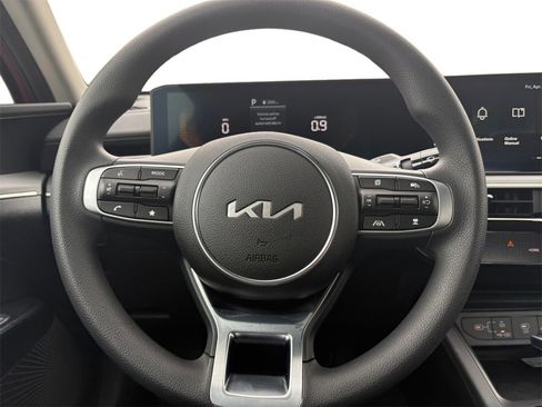 New 2025 Kia K5 LXS image 10