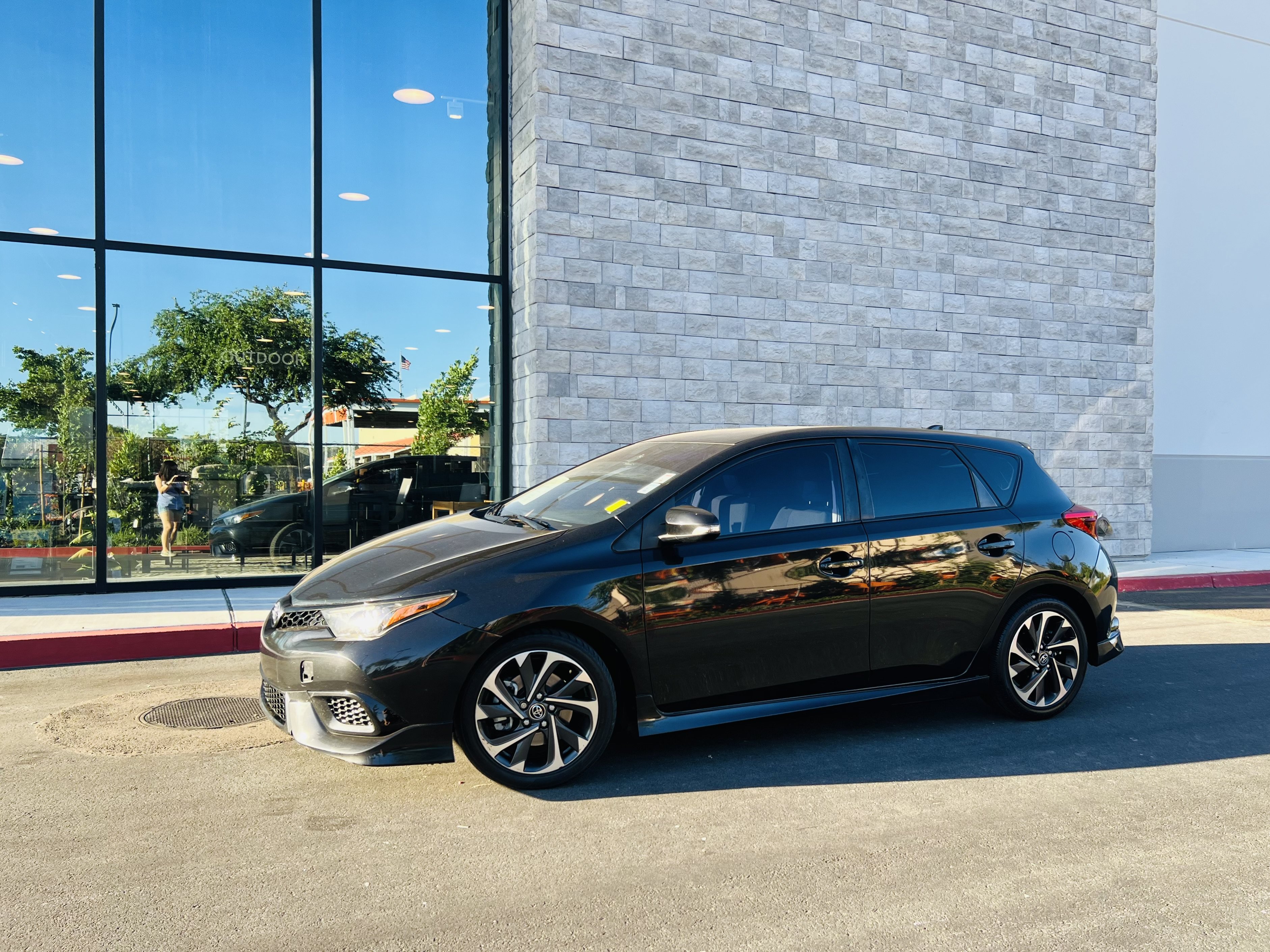 Used 2017 Toyota Corolla iM w/ Carpet Mat Package FWD image 1