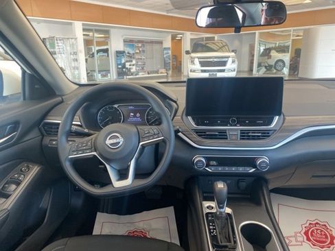 New 2025 Nissan Altima 2.5 SV w/ SV Special Edition Package image 14