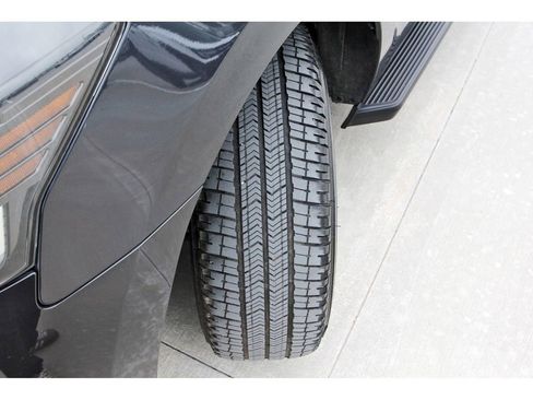Certified 2024 Ford Expedition XLT RWD image 31