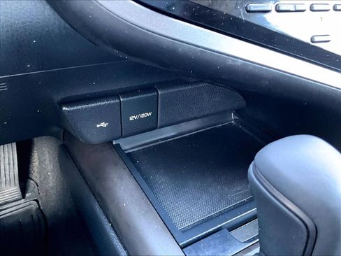 Used 2024 Toyota Camry SE w/ Cold Weather Package AWD/4WD image 27