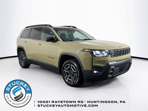 Used 2026 Jeep Cherokee Laredo AWD/4WD image 1