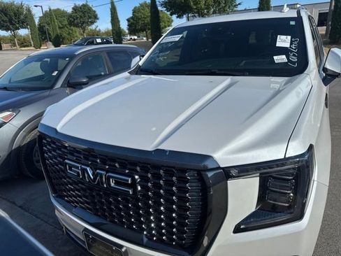 Used 2023 GMC Yukon Denali Ultimate AWD/4WD image 2