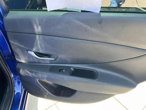 Used 2024 Hyundai Elantra SEL FWD image 9