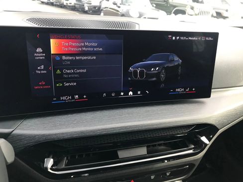 Used 2025 BMW i4 xDrive40i w/ Premium Package image 26