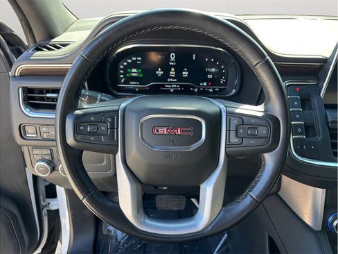 Used 2022 GMC Yukon XL SLE image 25