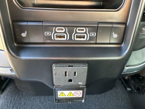 Used 2025 RAM 1500 Laramie image 18