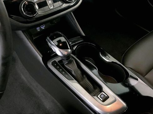 Used 2025 Buick Envista Sport Touring FWD image 17