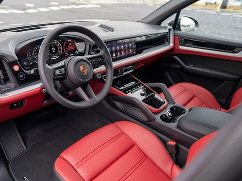 New 2026 Porsche Cayenne AWD/4WD image 4