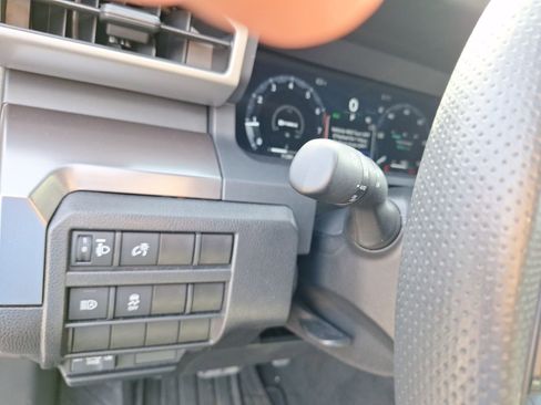 Used 2024 Toyota Tacoma TRD Sport image 18