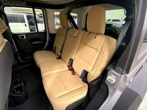 Used 2021 Jeep Wrangler Unlimited Sport image 30