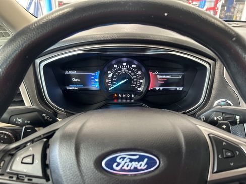 Used 2020 Ford Fusion SE image 28