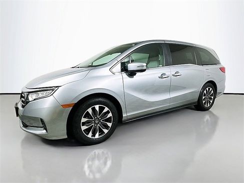 Used 2024 Honda Odyssey EX-L image 3
