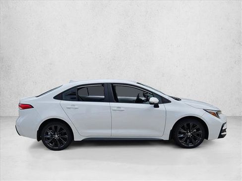 Used 2024 Toyota Corolla SE FWD image 4