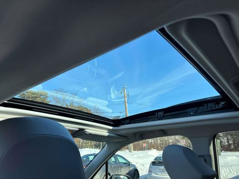 Used 2017 Subaru Forester 2.5i Limited w/ Popular Package #2 image 9