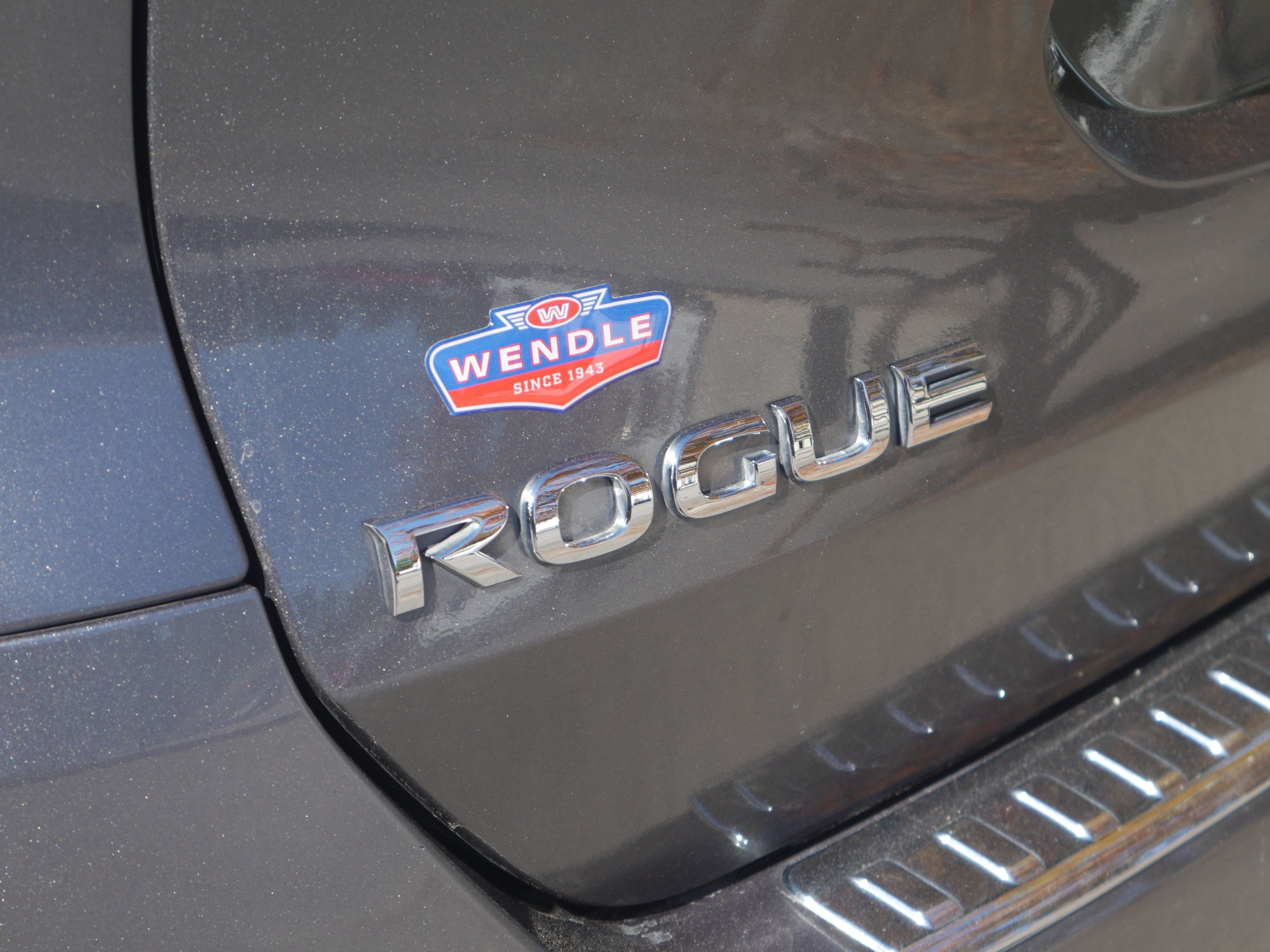Used 2015 Nissan Rogue SL w/ SL Premium Package AWD/4WD image 18