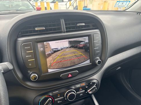 Used 2025 Kia Soul LX w/ LX Technology Package image 22