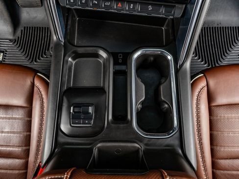 Used 2024 GMC Sierra 3500 Denali Ultimate image 27