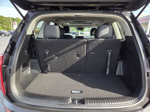 Used 2022 Kia Telluride S image 8