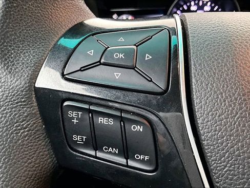 Used 2018 Ford Explorer Limited image 25