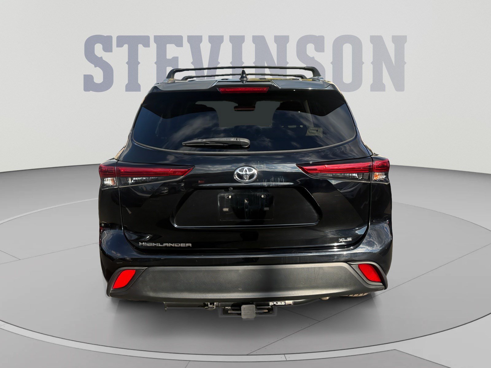 Used 2021 Toyota Highlander XLE FWD image 4