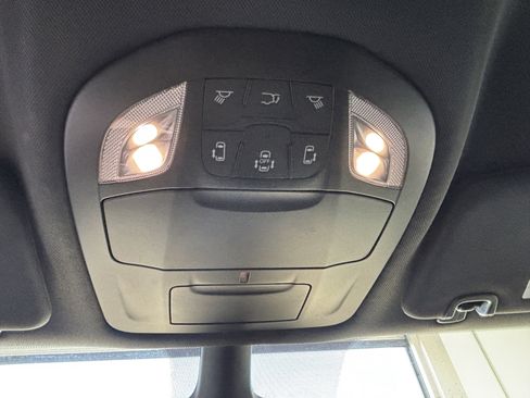 Used 2026 Chrysler Pacifica Select FWD image 16