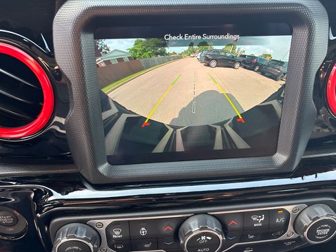 Used 2022 Jeep Wrangler Unlimited Sport AWD/4WD image 28