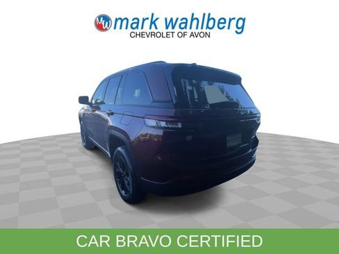 Used 2024 Jeep Grand Cherokee Altitude AWD/4WD image 6