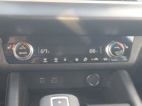 Used 2025 Mitsubishi Outlander ES AWD/4WD image 19