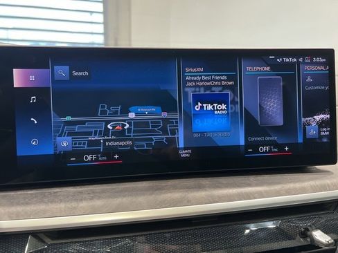 Used 2023 BMW X7 xDrive40i w/ Premium Package image 27