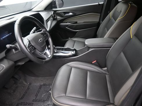 Used 2025 Chevrolet Trax ACTIV w/ Driver Confidence Package FWD image 12