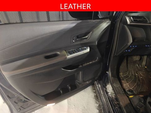 Used 2023 Toyota Sienna XSE image 5