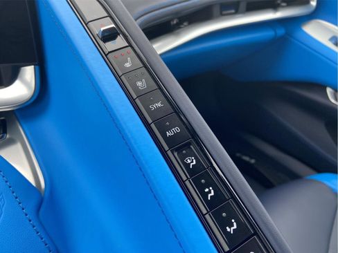 Used 2023 Chevrolet Corvette Stingray Premium Conv w/ Z51 Performance Package image 32