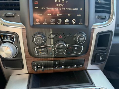 Used 2017 RAM 1500 Laramie image 23