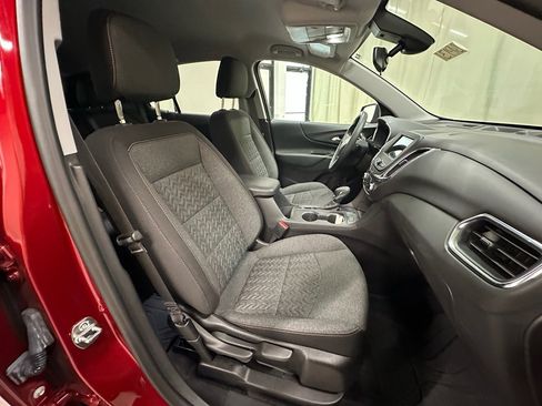 Used 2024 Chevrolet Equinox LT w/ LPO, Floor Liner Package image 18