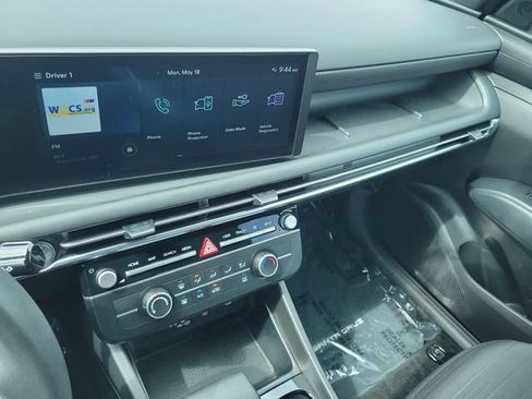 Used 2025 Hyundai Santa Cruz SE FWD image 26