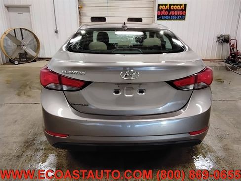Used 2016 Hyundai Elantra SE w/ Option Group 02 image 8