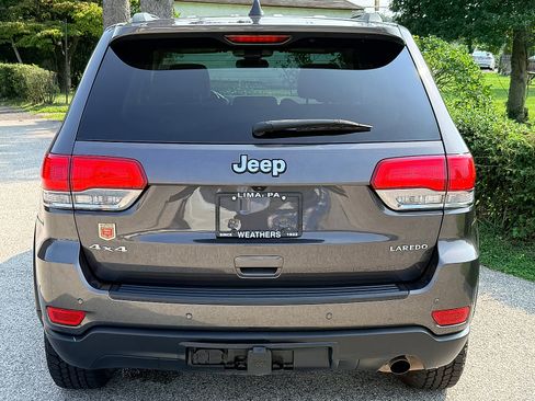 Used 2018 Jeep Grand Cherokee Laredo AWD/4WD image 5