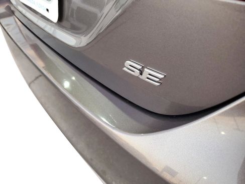 Used 2023 Toyota Camry SE image 32