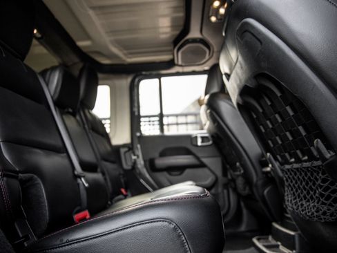 Used 2021 Jeep Wrangler Unlimited Rubicon AWD/4WD image 43