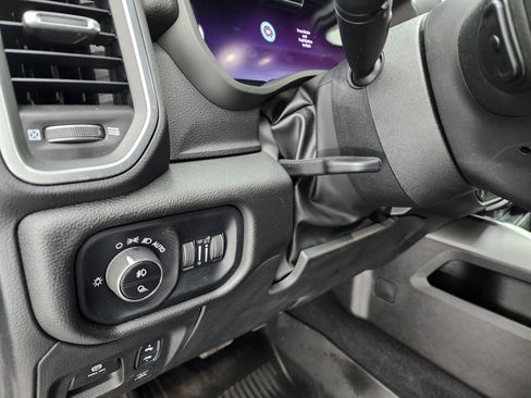 Used 2025 RAM 1500 Big Horn AWD/4WD image 41