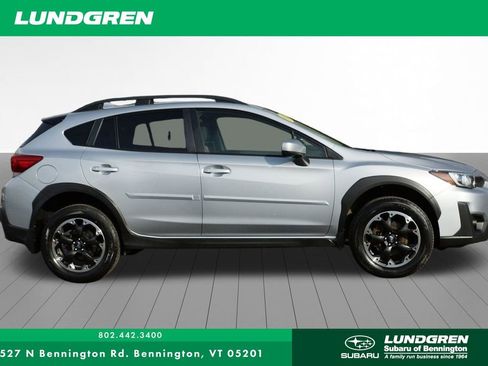 Used 2022 Subaru Crosstrek 2.0i Premium image 2