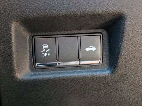 Used 2017 INFINITI Q60 3.0t Sport w/ Cargo Package image 10