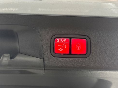 Certified 2025 Mercedes-Benz GLS 450 4MATIC image 21