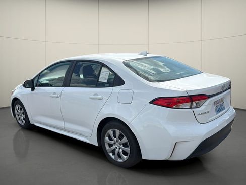 Used 2025 Toyota Corolla LE FWD image 5