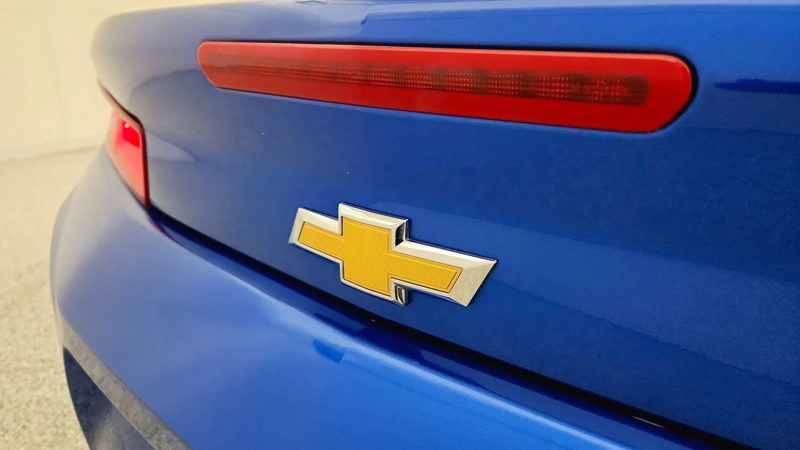 Used 2017 Chevrolet Camaro LT w/ Technology Package RWD image 40