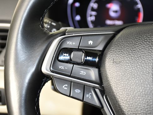 Used 2018 Honda Accord Touring image 20