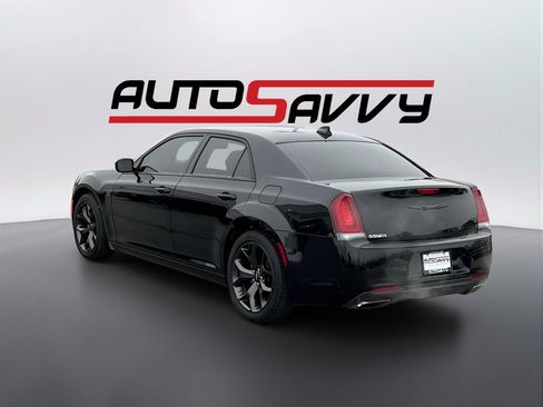 Used 2023 Chrysler 300 Touring w/ Safetytec Plus Group RWD image 5