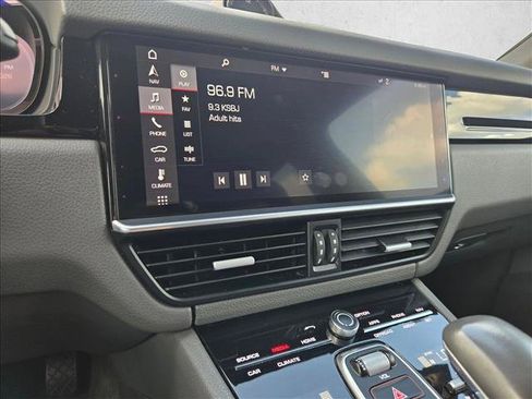 Used 2019 Porsche Cayenne AWD/4WD image 14