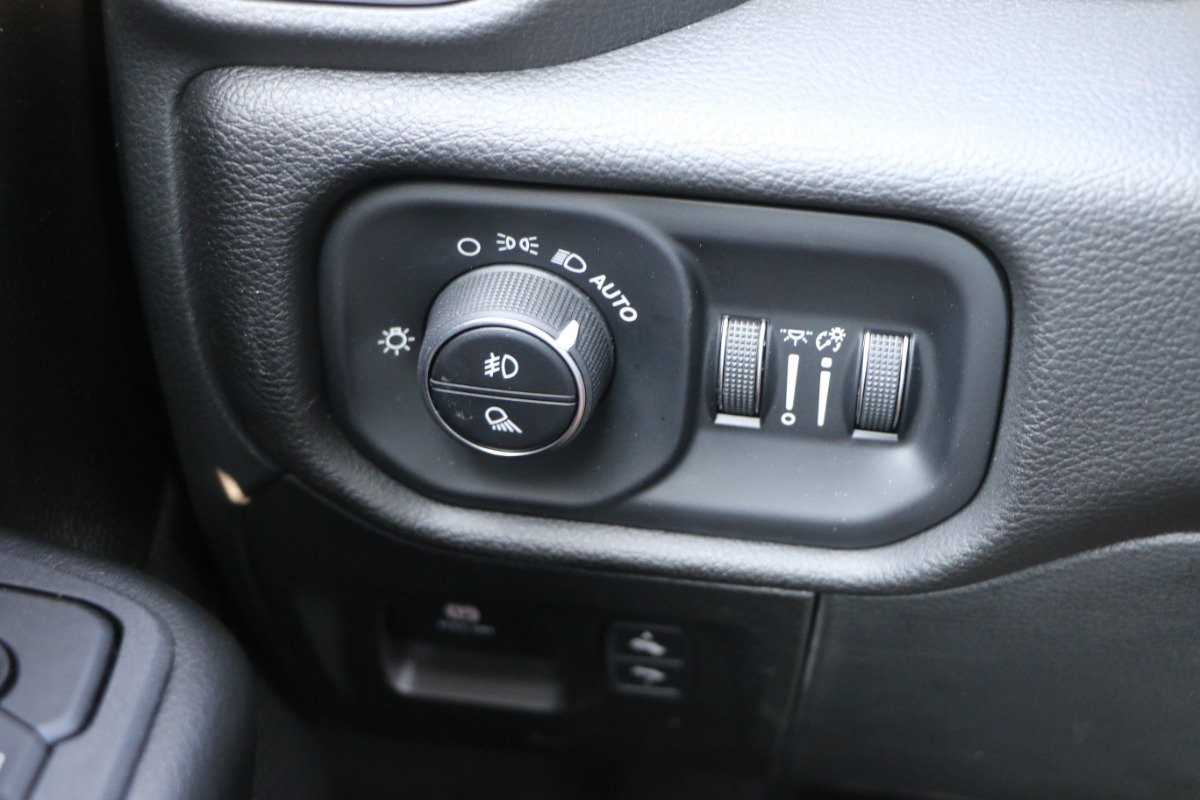 Used 2025 RAM 1500 Big Horn AWD/4WD image 19